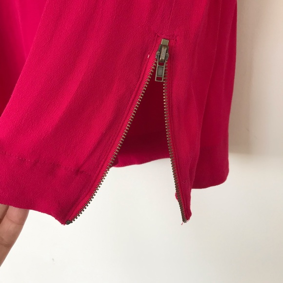 Red top , Forever 21 - Picture 5 of 7